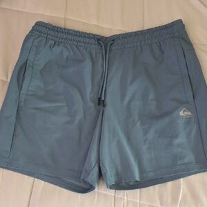 Quiksilver Ocean Blue Boardshorts Size L